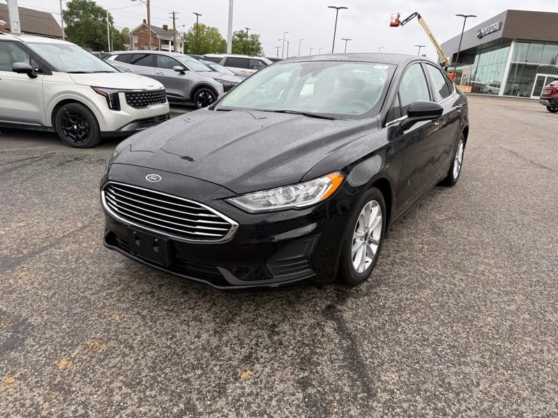 Used 2020 Ford Fusion SE FWD image 3