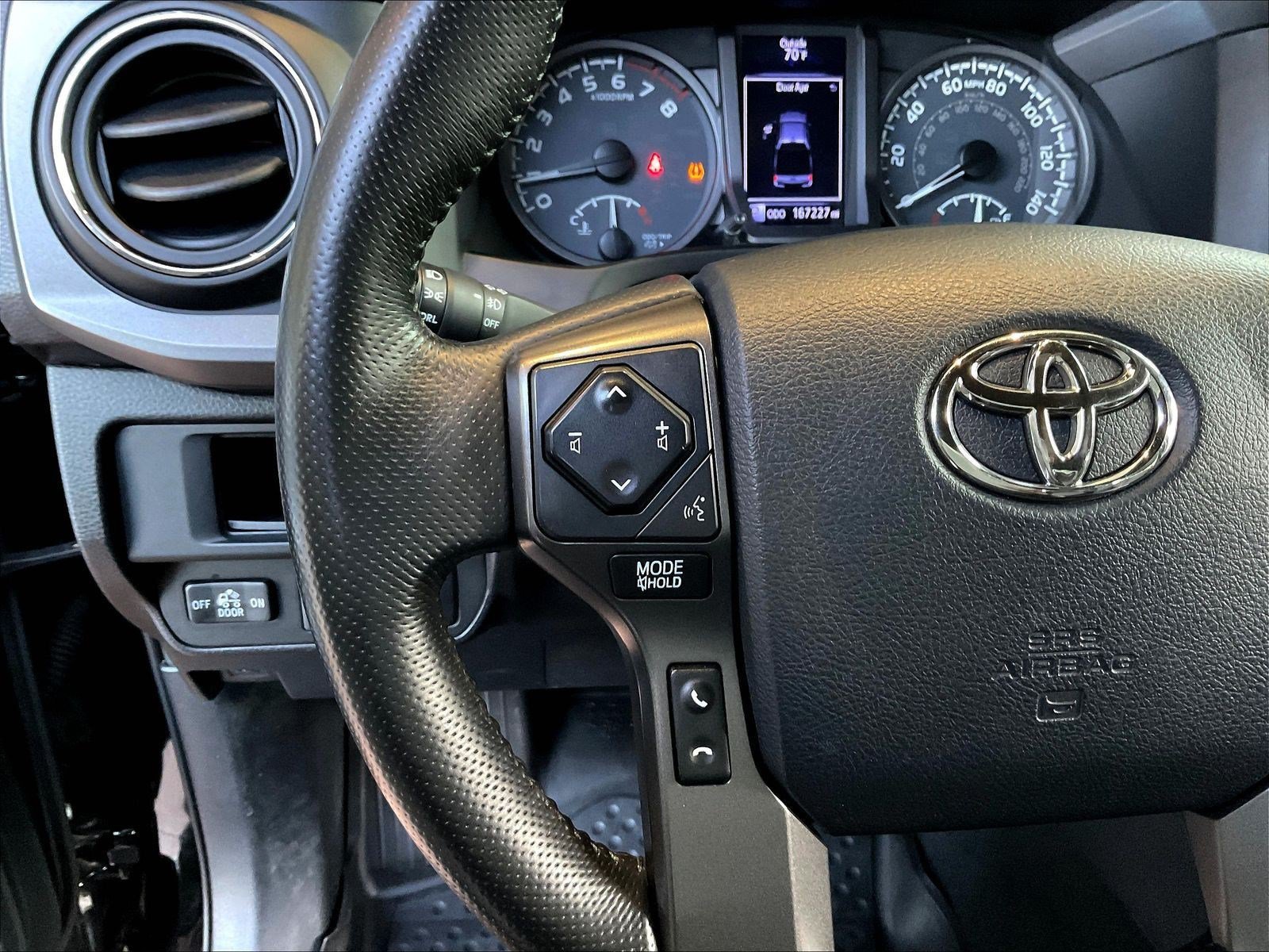 Used 2017 Toyota Tacoma TRD Off-Road w/ Tow Package (A/T) AWD/4WD image 12