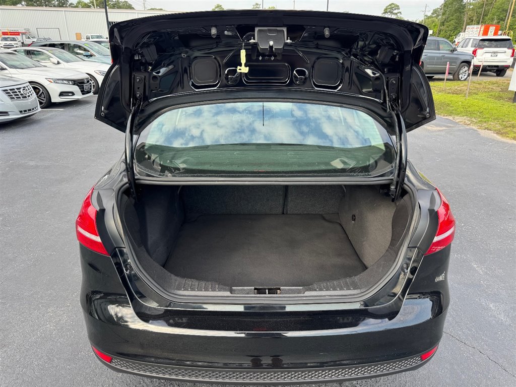 Used 2017 Ford Focus S FWD image 23