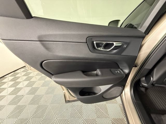 Used 2023 Volvo XC60 B5 Plus w/ Protection Package Premier FWD image 29