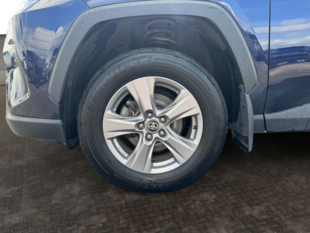 Used 2024 Toyota RAV4 XLE w/ Convenience Package AWD/4WD image 9