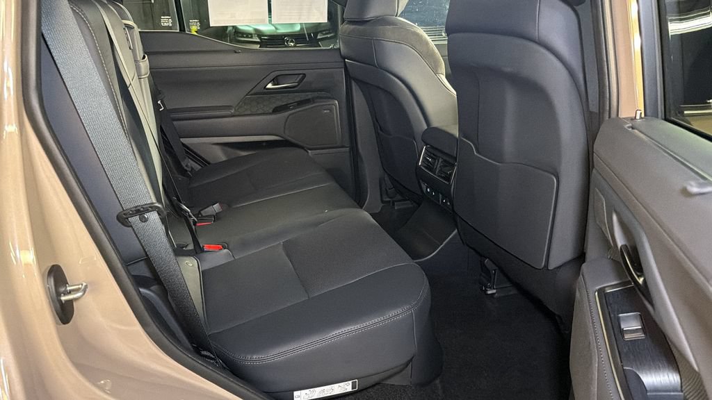Used 2024 Lexus GX 550 AWD/4WD image 13