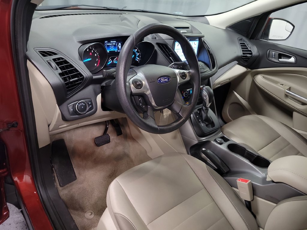 Used 2016 Ford Escape SE w/ Equipment Group 201A AWD/4WD image 17