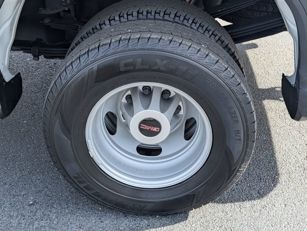 Used 2022 GMC Sierra 3500 Pro w/ Convenience Package AWD/4WD image 9