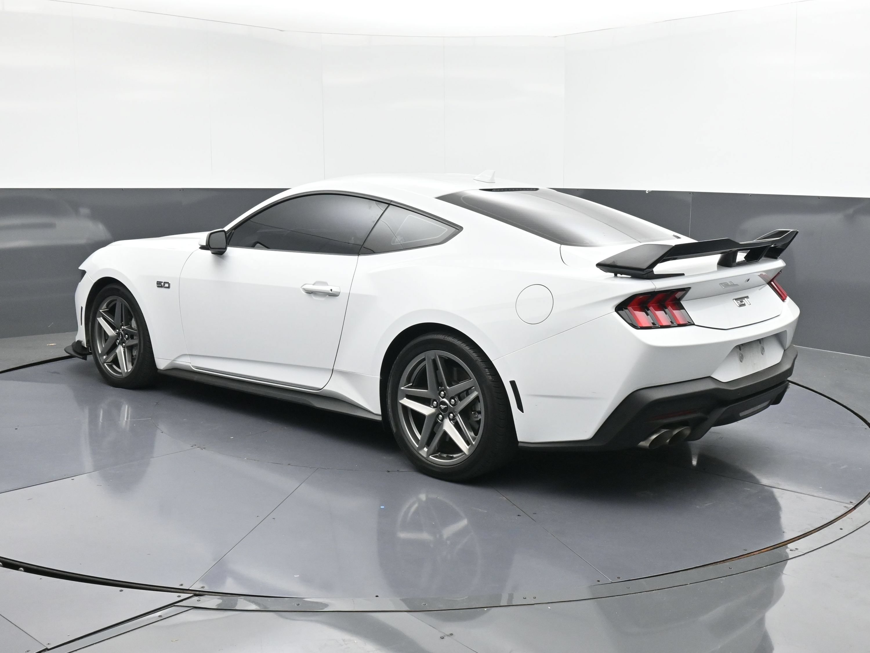 Used 2025 Ford Mustang GT Premium RWD image 6