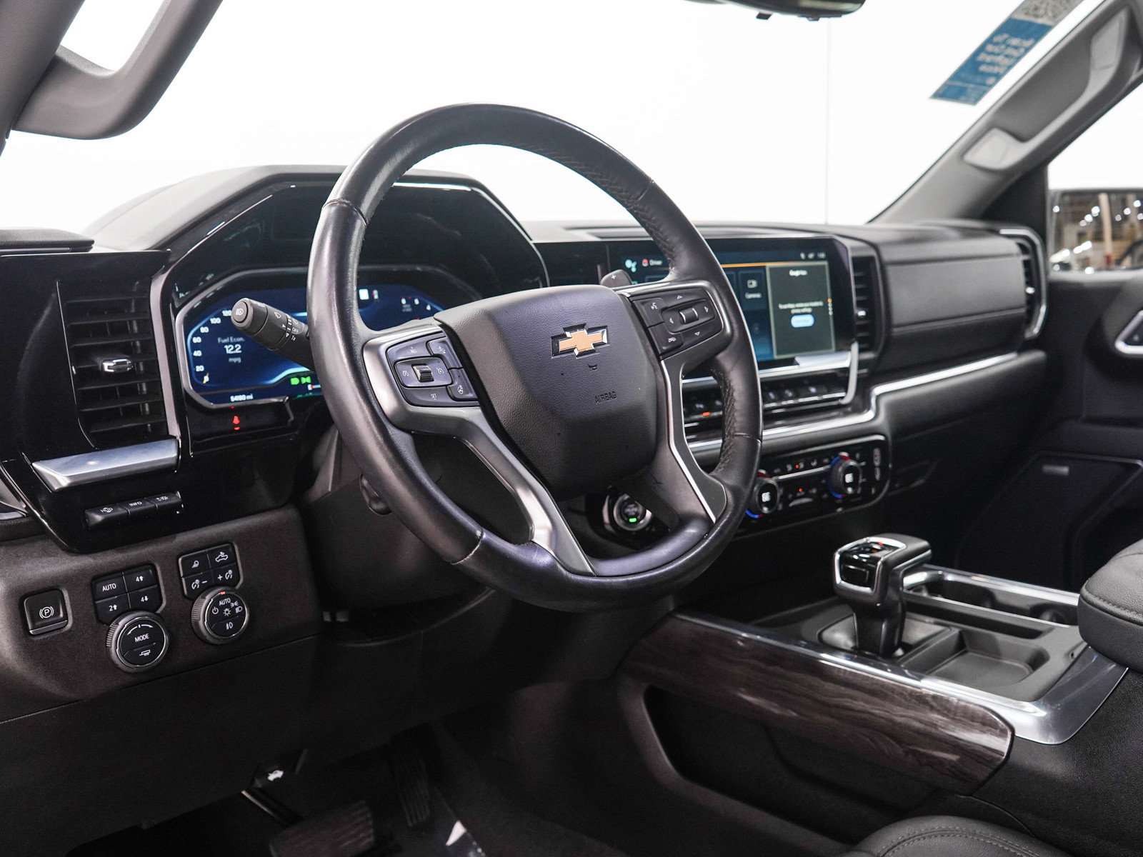 Used 2022 Chevrolet Silverado 1500 LTZ w/ Technology Package AWD/4WD image 26