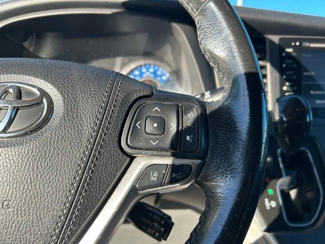 Used 2020 Toyota Sienna XLE w/ XLE Navigation Package AWD/4WD image 13