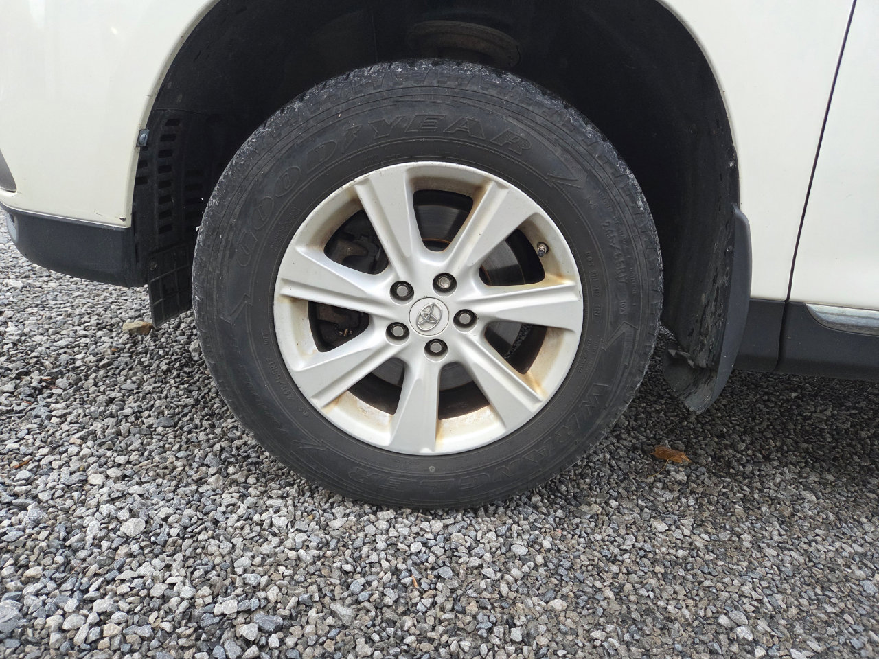 Used 2013 Toyota Highlander SE image 24