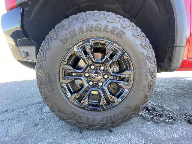 Used 2024 Chevrolet Silverado 1500 ZR2 w/ Technology Package AWD/4WD image 10