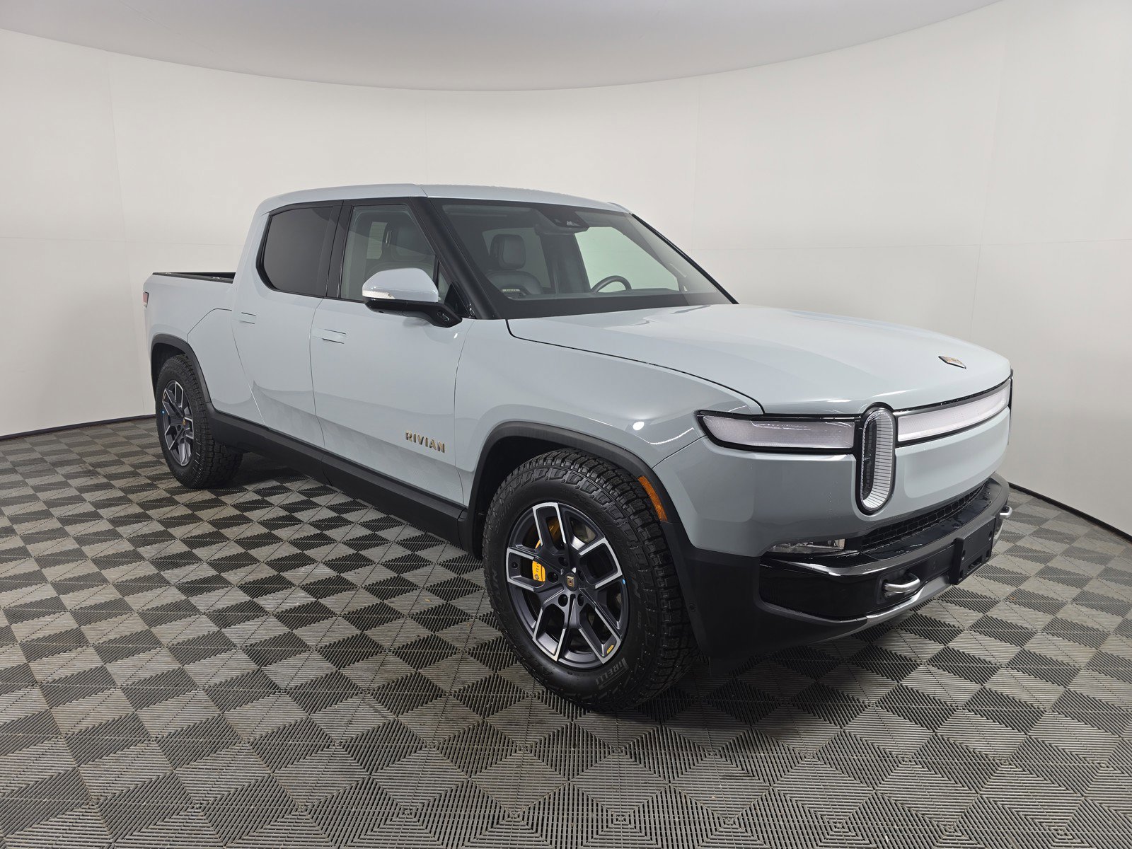 Used 2023 Rivian R1T Adventure AWD/4WD image 7