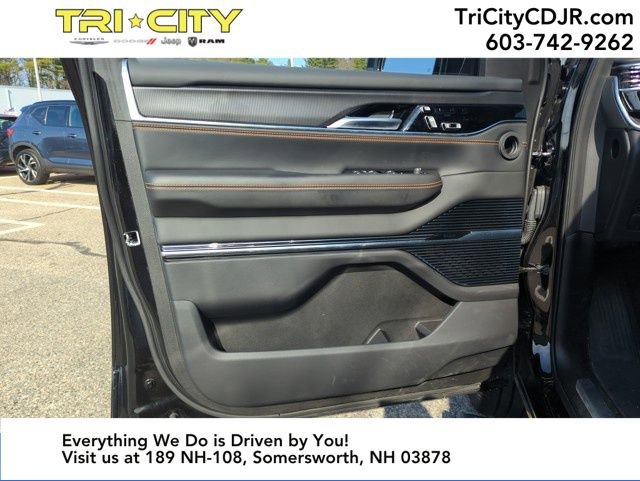 Used 2023 Jeep Grand Wagoneer Series III w/ Quick Order Packagew 28T image 14