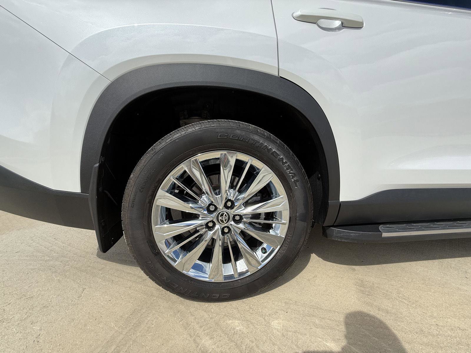 Used 2025 Toyota Grand Highlander AWD image 22