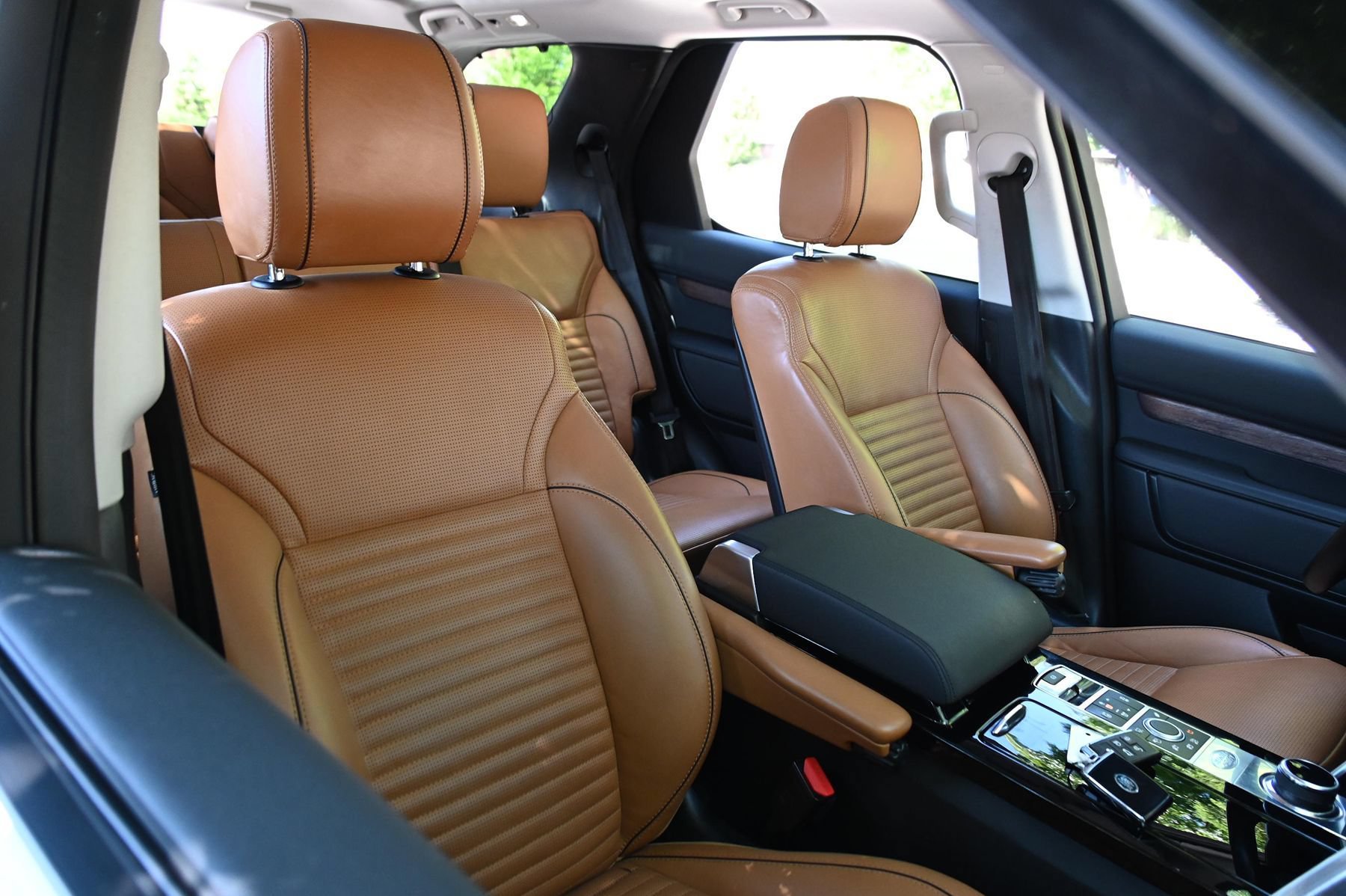 Used 2019 Land Rover Discovery HSE AWD/4WD image 12