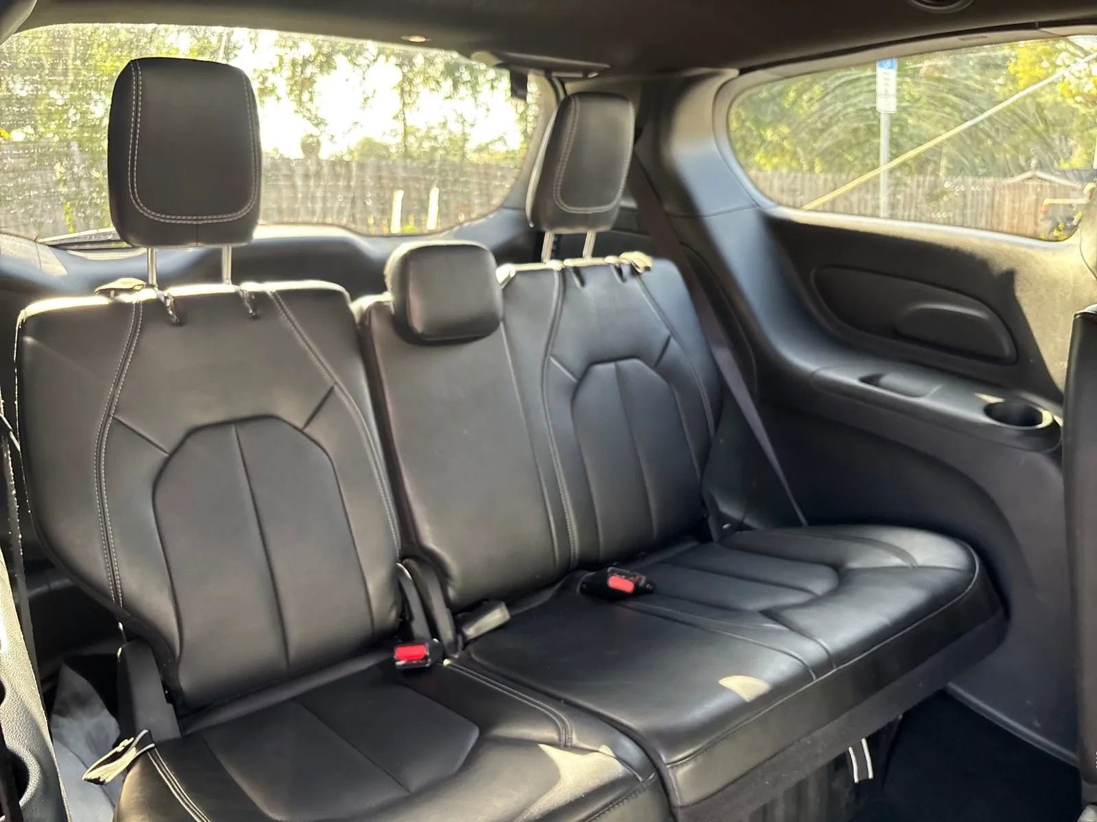 Used 2025 Chrysler Pacifica Select FWD image 14