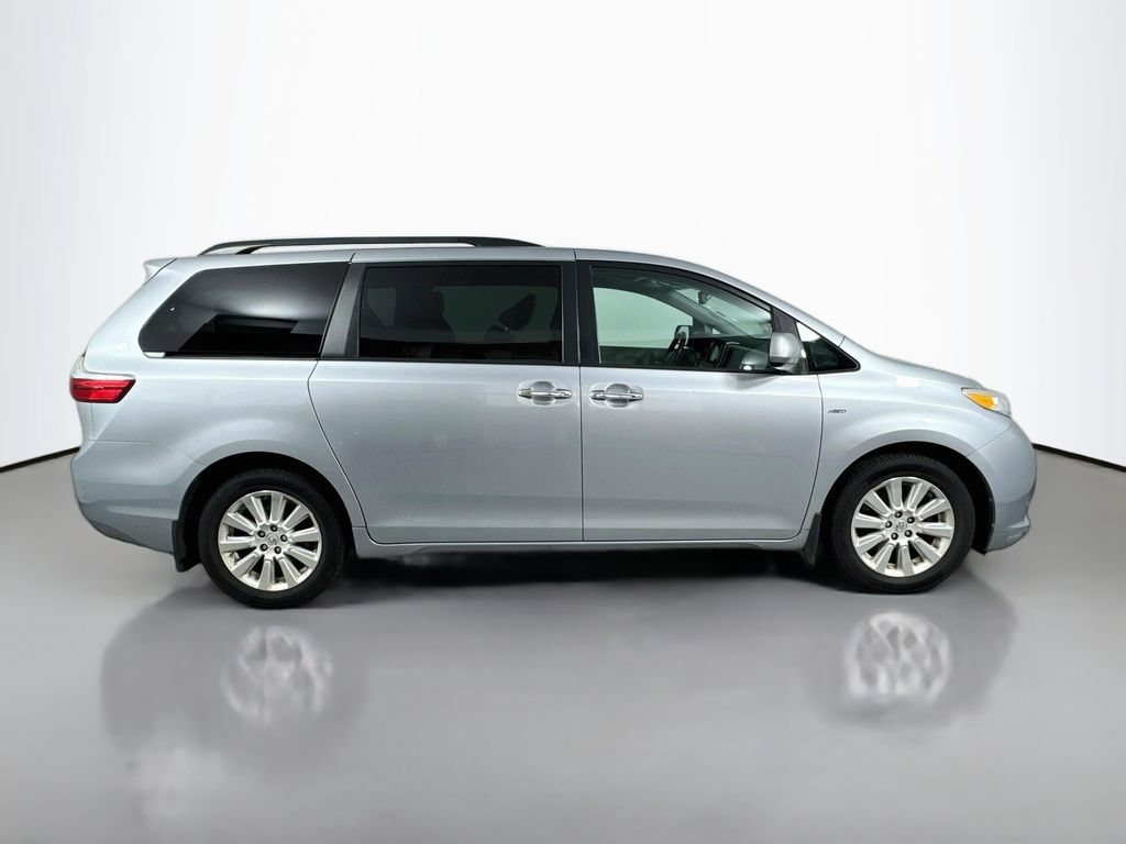 Used 2016 Toyota Sienna XLE w/ XLE Navigation Package AWD/4WD image 4