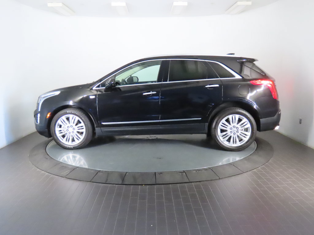 Used 2018 Cadillac XT5 Premium Luxury AWD/4WD image 2