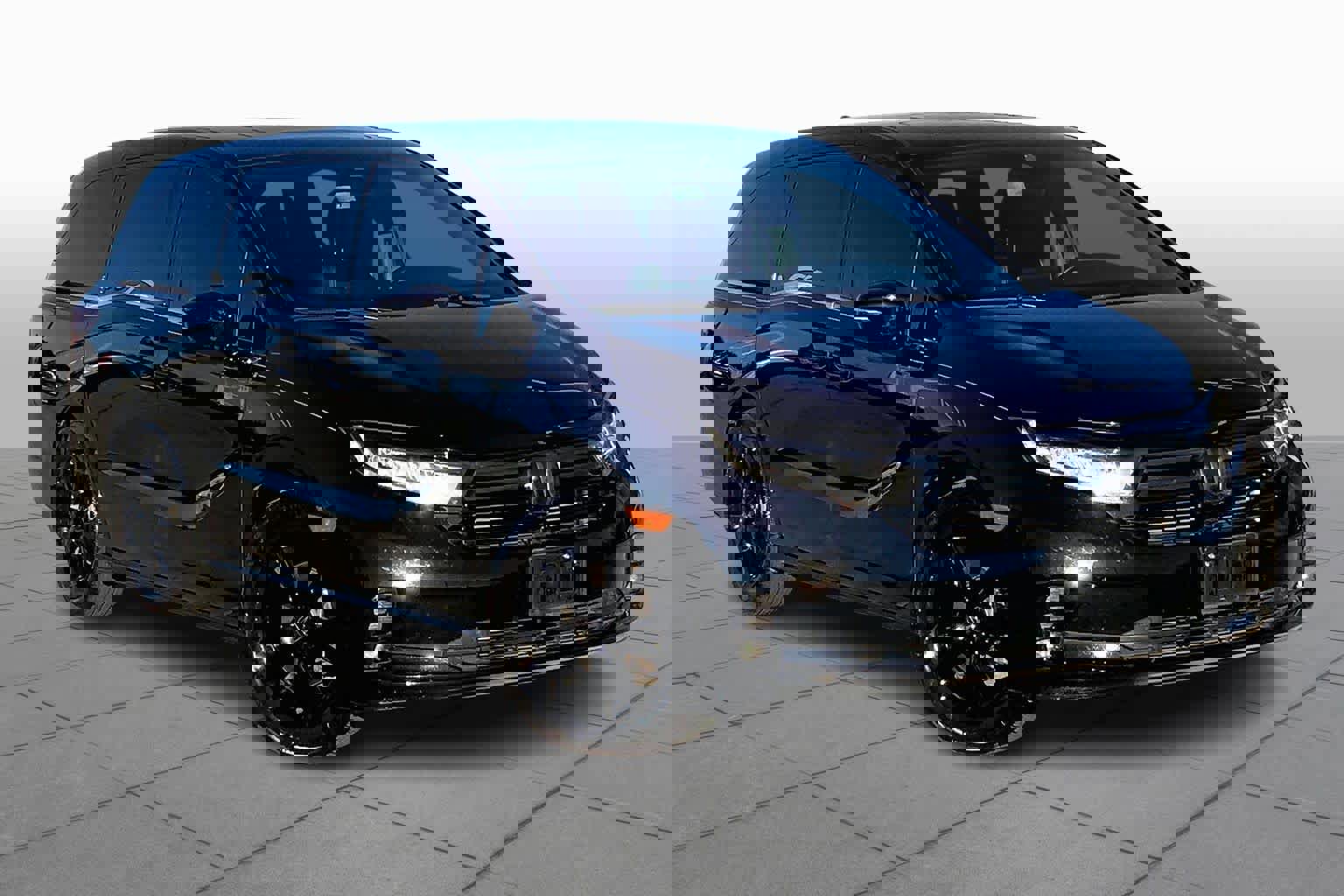 Used 2024 Honda Odyssey Sport image 2