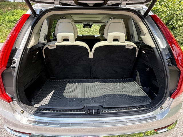 Used 2021 Volvo XC90 T8 Inscription w/ Protection Package Premier AWD/4WD image 17
