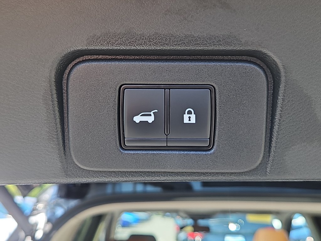 Used 2025 Nissan Rogue Platinum w/ Platinum Premium Package AWD/4WD image 24