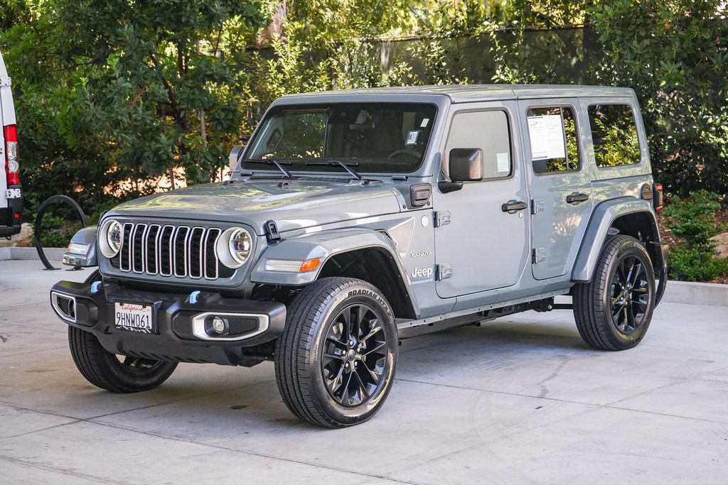 Used 2024 Jeep Wrangler Unlimited Sahara AWD/4WD image 3