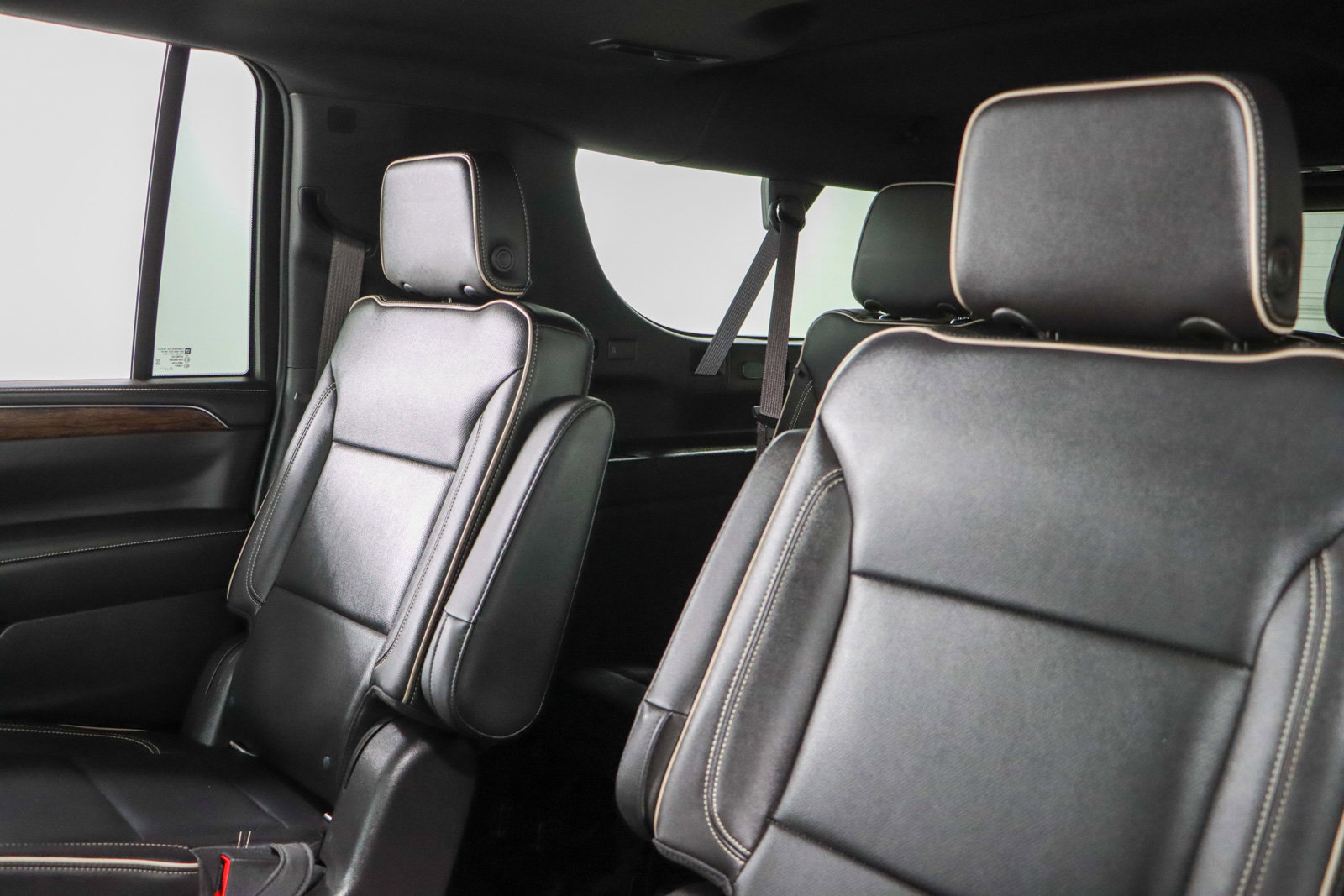 Used 2021 Chevrolet Suburban Premier w/ Premium Package image 29
