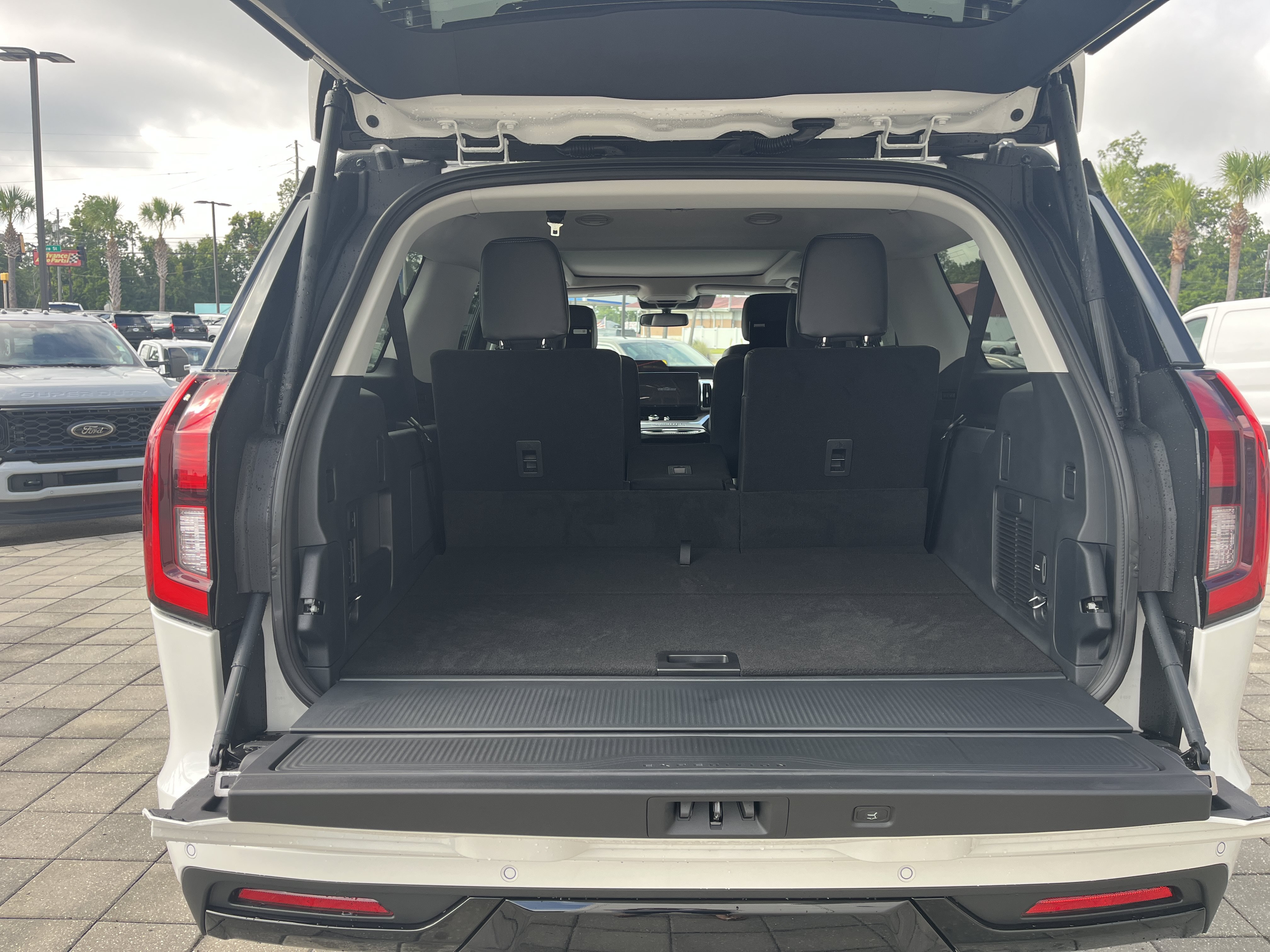 New 2027 Ford Expedition Max Platinum w/ Driver's Package RWD image 14