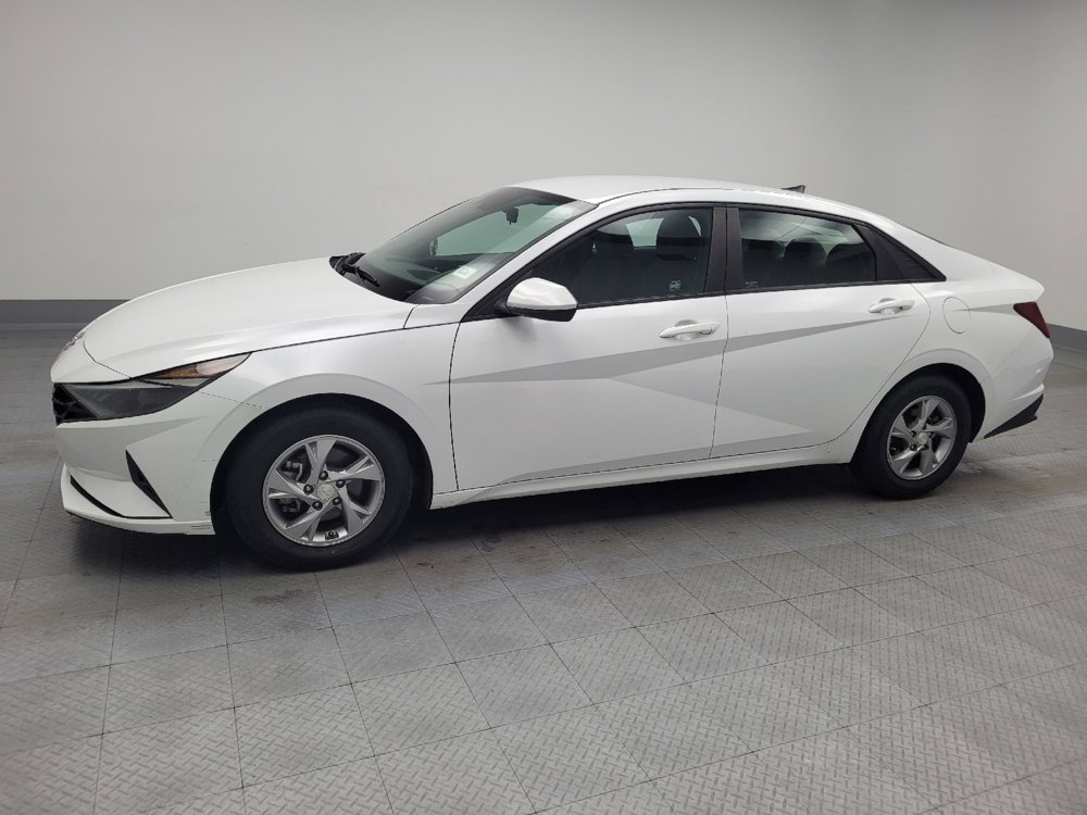 Used 2021 Hyundai Elantra SE image 2