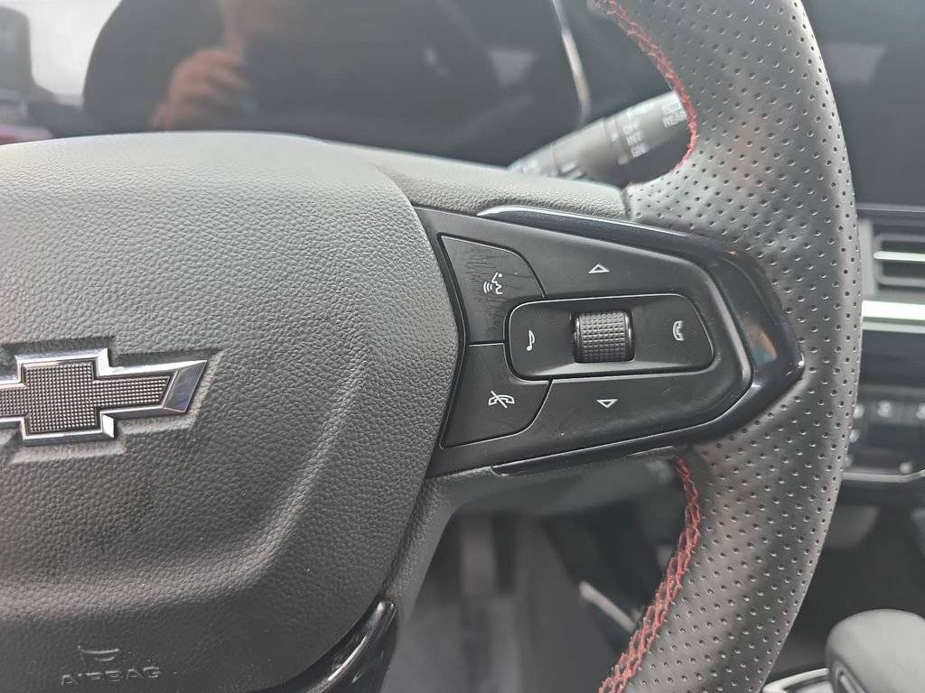 Used 2025 Chevrolet Trax RS w/ Driver Confidence Package FWD image 17