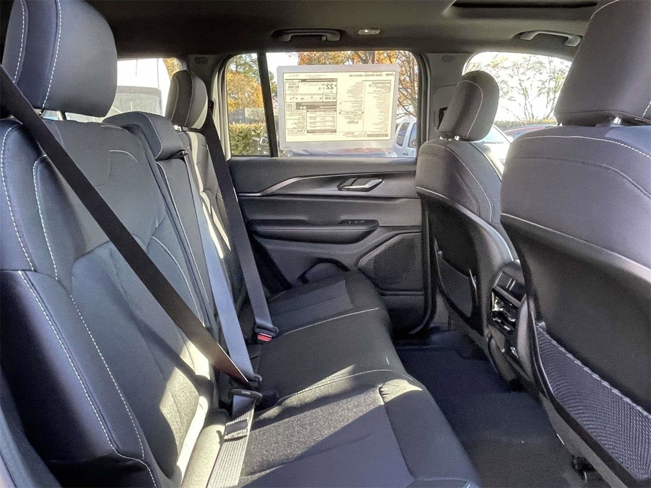 New 2025 Jeep Grand Cherokee Laredo X image 17