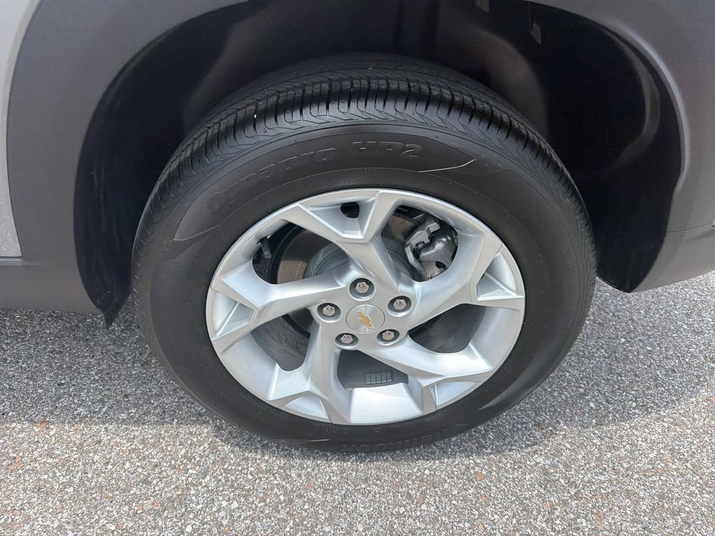 Used 2026 Chevrolet Trax LS w/ LS Convenience Package FWD image 42