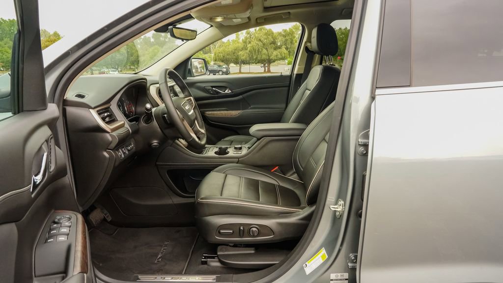 Used 2023 GMC Acadia Denali w/ Denali Ultimate Package image 15