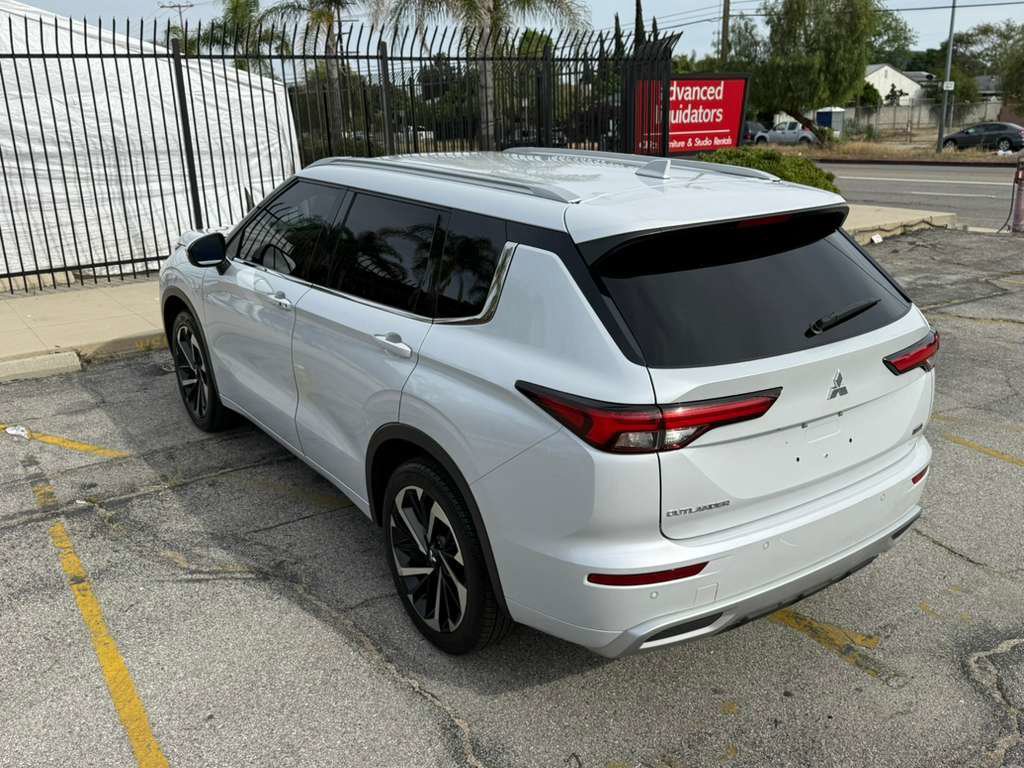 Used 2022 Mitsubishi Outlander SEL image 12