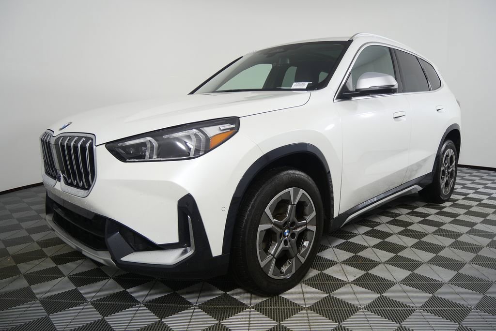 Used 2023 BMW X1 xDrive28i w/ Premium Package image 7