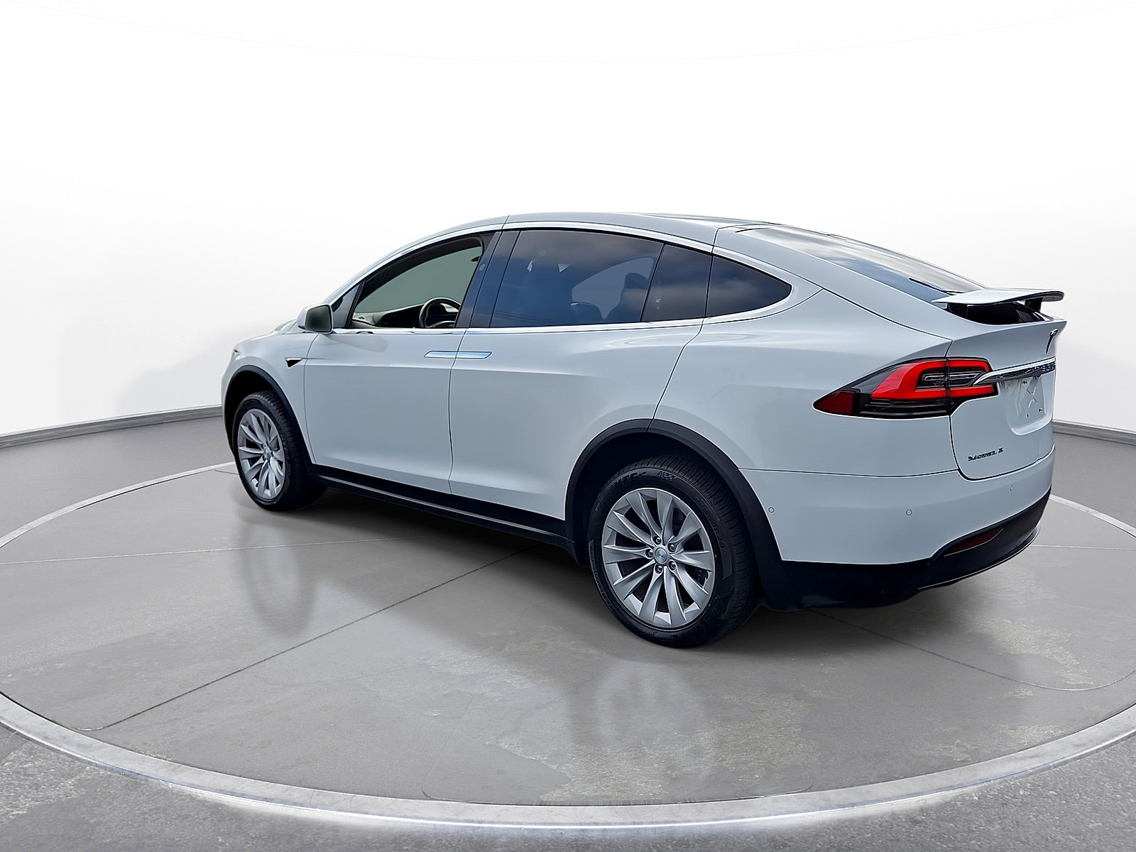 Used 2018 Tesla Model X 75D AWD/4WD image 6