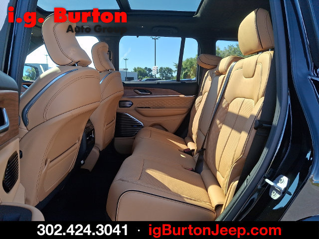 New 2027 Jeep Grand Cherokee Summit AWD/4WD image 6