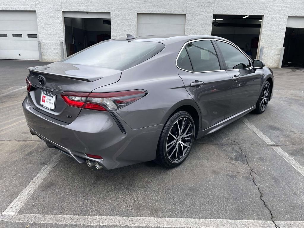 Used 2024 Toyota Camry SE image 10