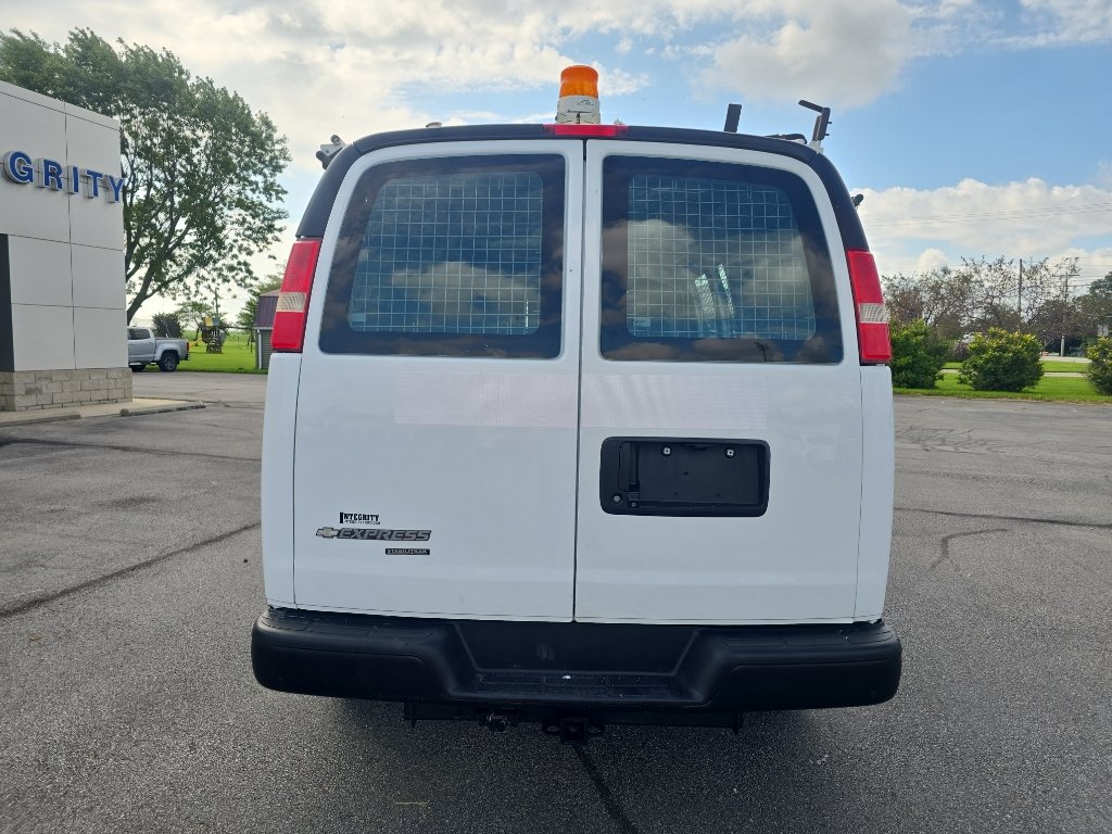 Used 2015 Chevrolet Express 2500 RWD image 7
