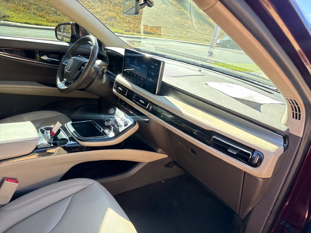 Used 2022 Lincoln Nautilus AWD w/ Premium Package image 30