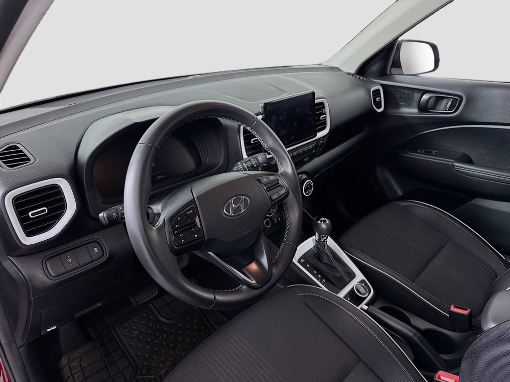 Used 2023 Hyundai Venue Limited image 9