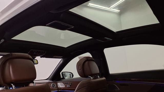 Used 2017 Mercedes-Benz S 550 Sedan image 23