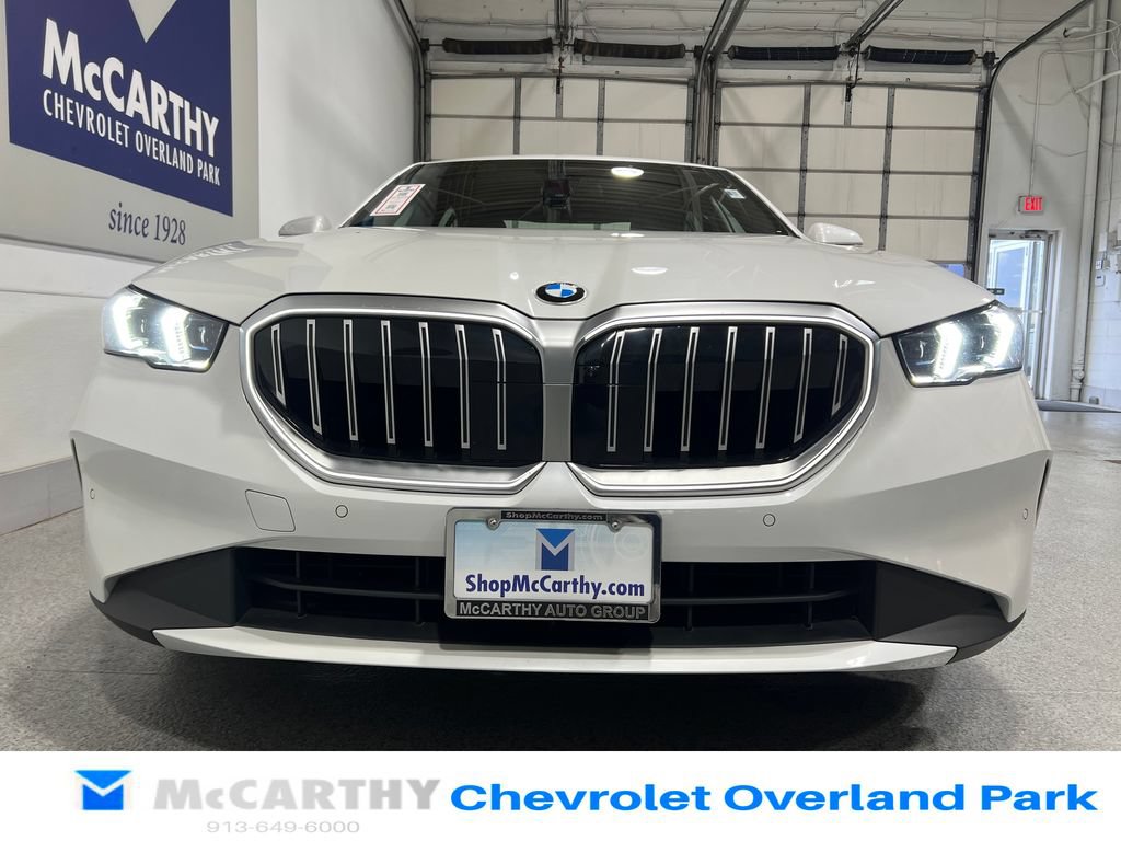 Used 2025 BMW 530i xDrive w/ Premium Package AWD/4WD image 10