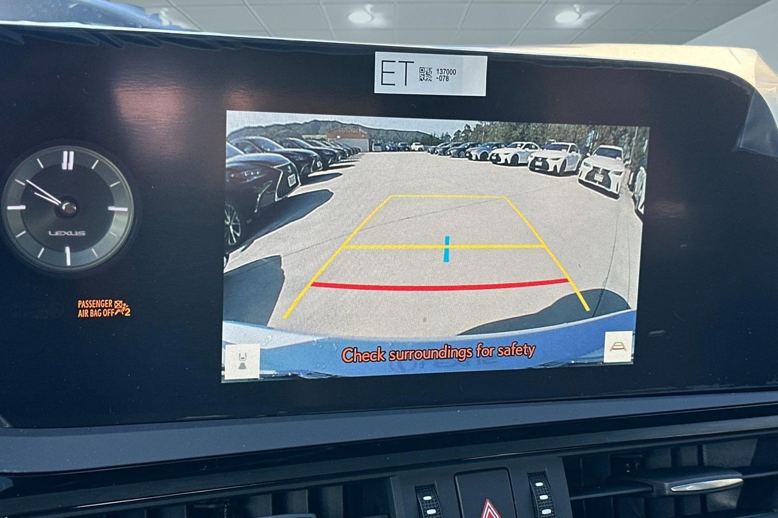 New 2024 Lexus ES 300h w/ Premium Package image 12