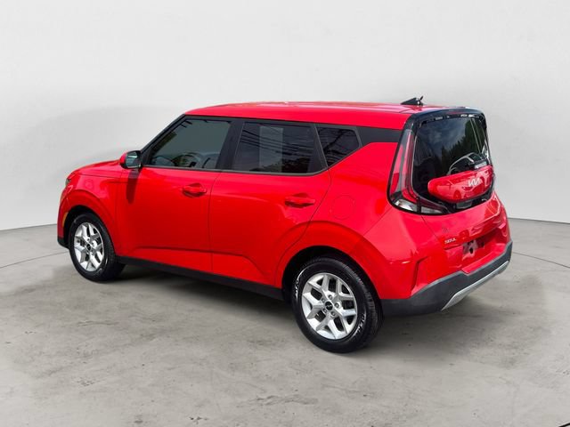 Used 2023 Kia Soul LX w/ LX Technology Package FWD image 3
