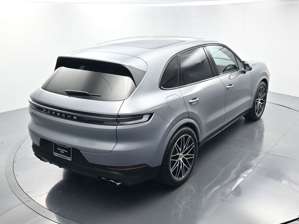 Used 2025 Porsche Cayenne S image 38