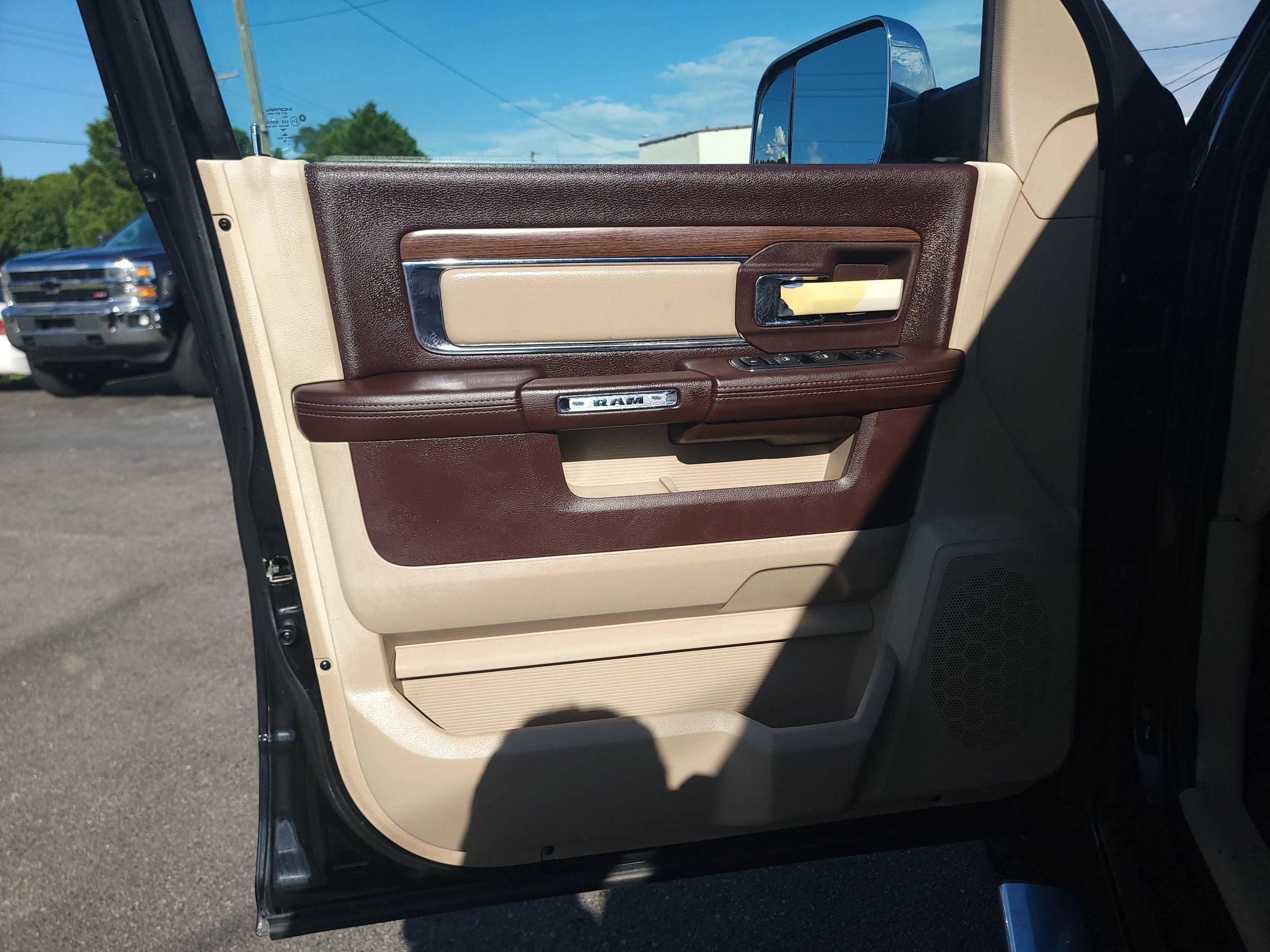 Used 2016 RAM 2500 Laramie RWD image 15