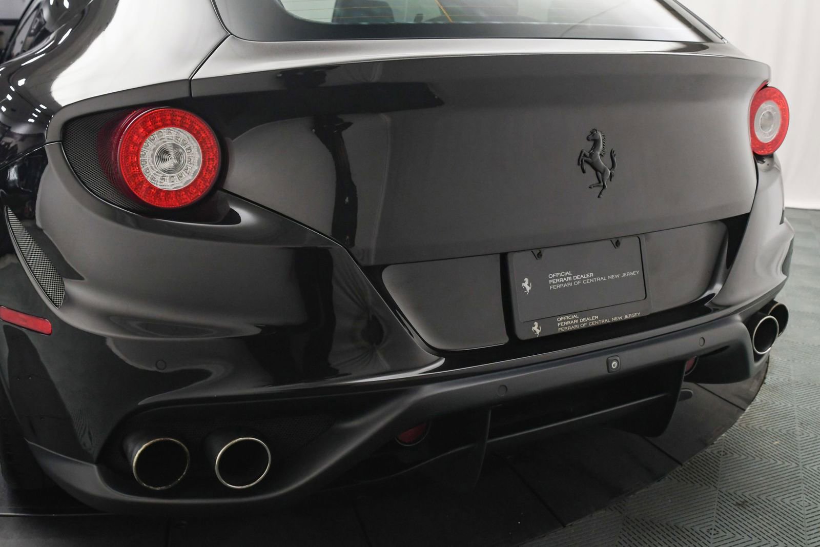 Used 2015 Ferrari FF image 22