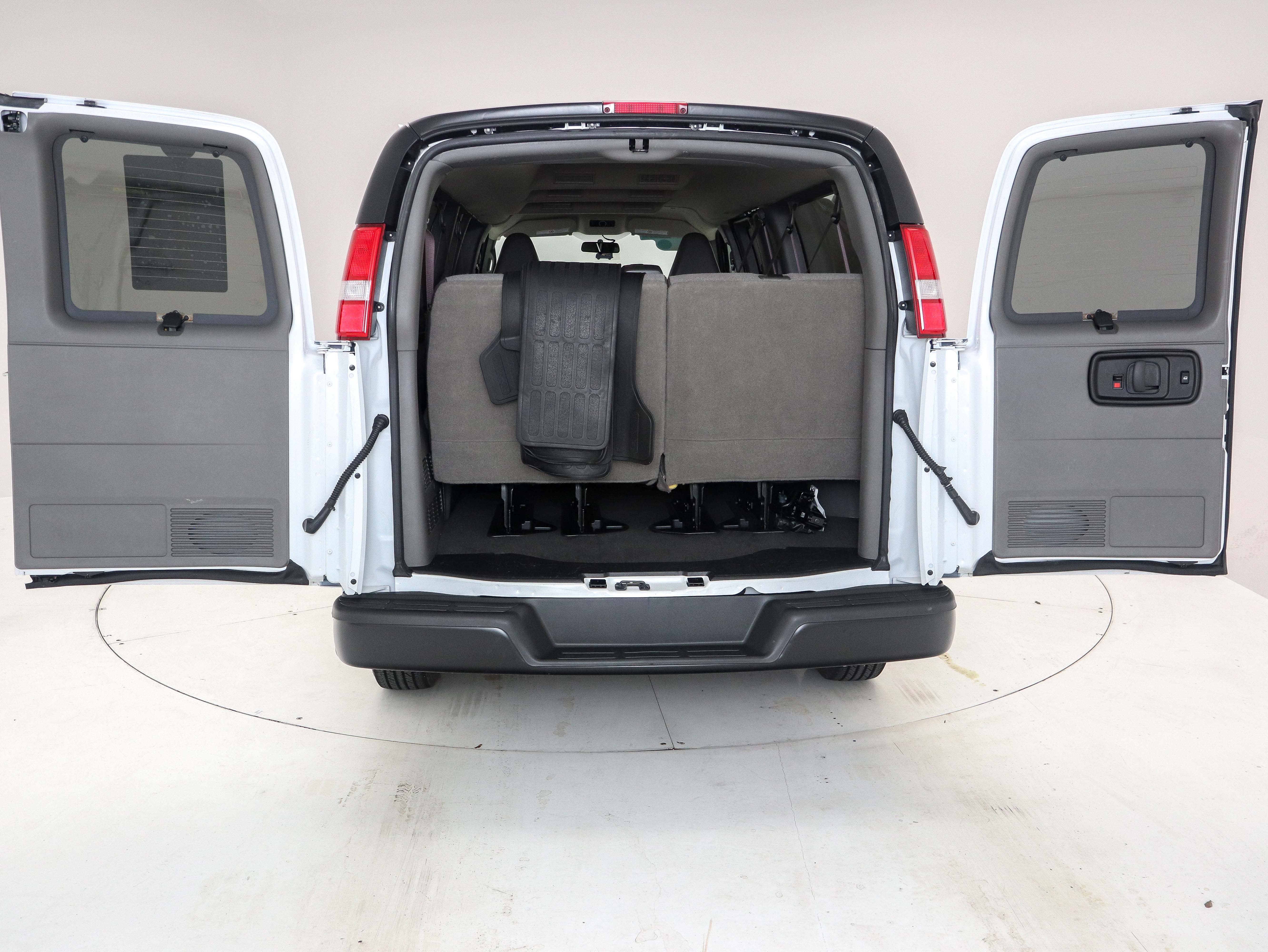 Used 2025 Chevrolet Express 3500 LS RWD image 10