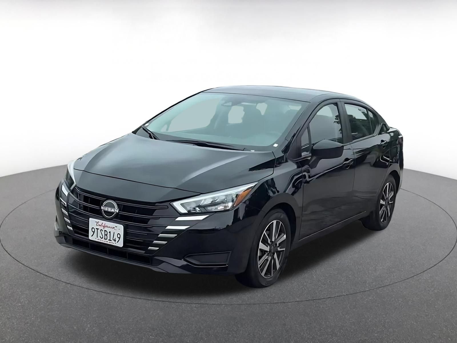 Used 2025 Nissan Versa SV FWD image 7