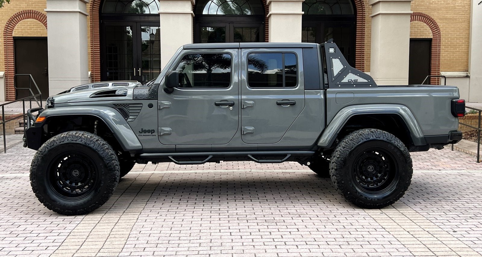 Used 2021 Jeep Gladiator Sport AWD/4WD image 4