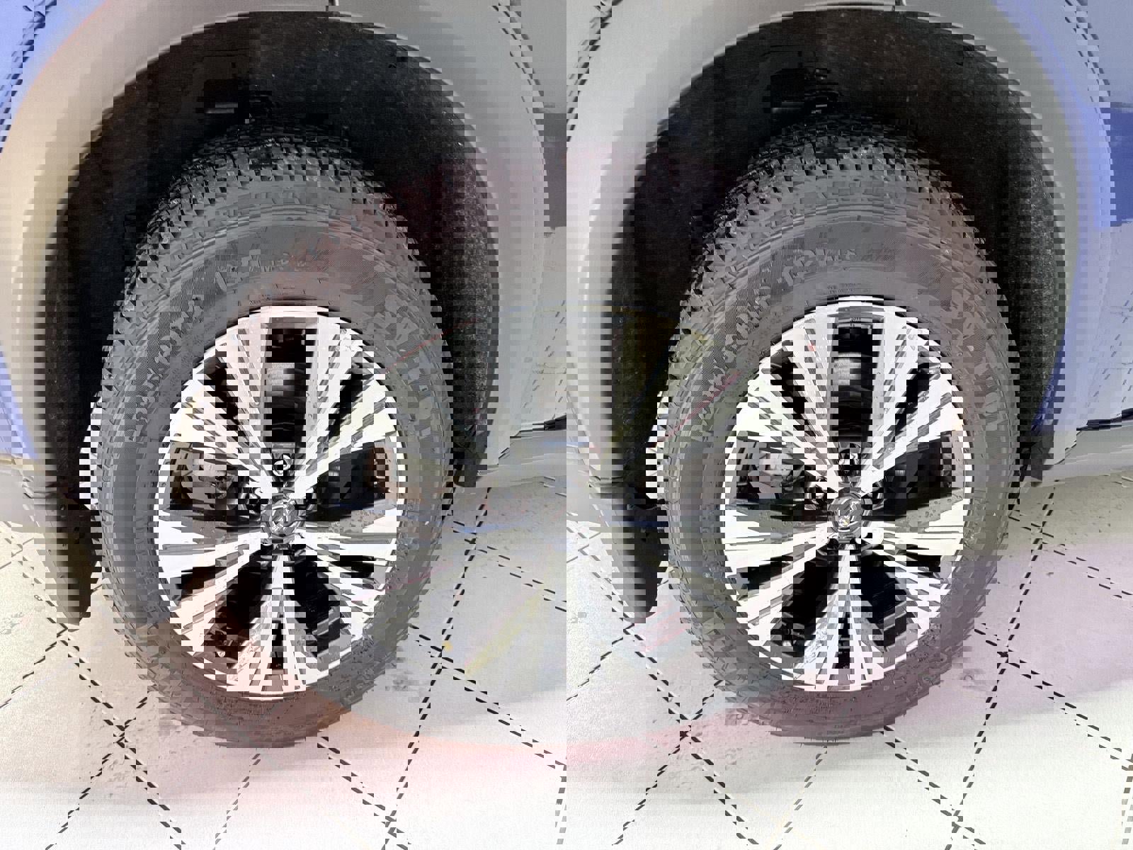 Used 2023 Nissan Rogue SV w/ SV Premium Package image 39